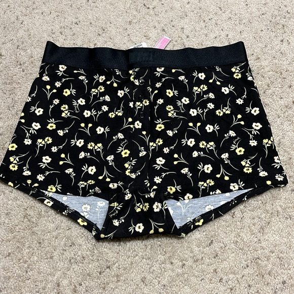 NWT Victoria’s Secret PINK Panties 4 Pair Bundle. Size Medium - Picture 2 of 15